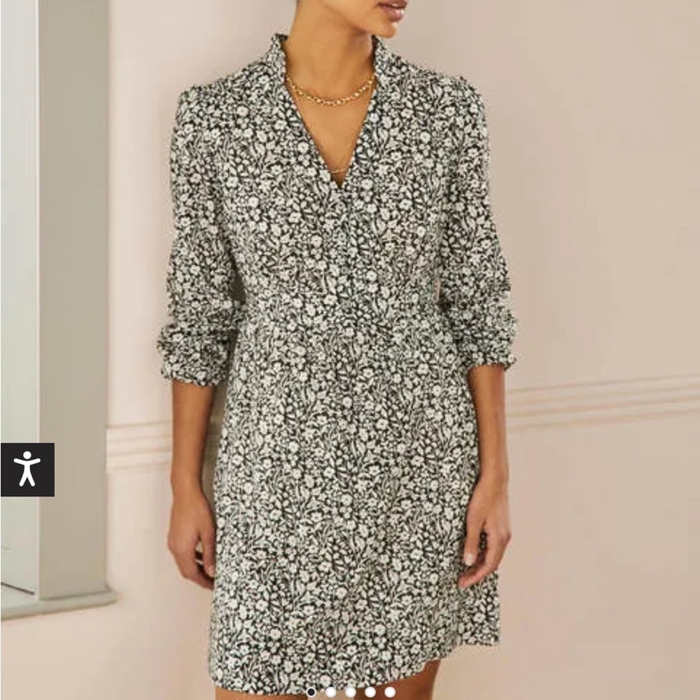 Boden notch-neck mini tea dress. Size 4. Cinched at waist and A-line skirt.